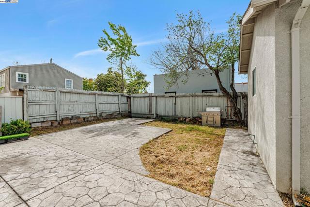 140 Tuolumne Street, Vallejo CA: https://media.crmls.org/mediaz/123464ed-f3d2-461b-bb11-45d28ce0ebad.jpg