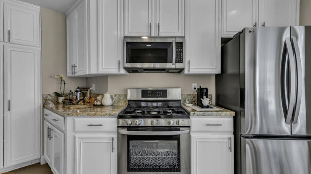 105 Brandigo Circle, Palm Desert, CA 92211