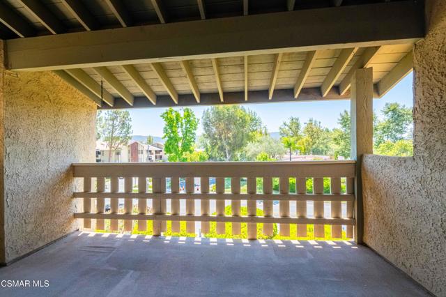 460 Arbor Lane Court, Thousand Oaks CA: https://media.crmls.org/mediaz/1234db81-96b2-4324-9ffa-536e09b32620.jpg