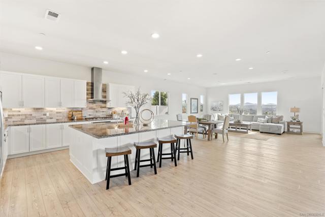 1417 Apex Place, Escondido CA: https://media.crmls.org/mediaz/1234ffca-3722-4217-bbf8-53b287a9d9ec.jpg