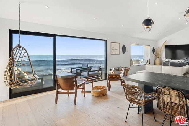 21715 Rambla Vista, Malibu CA: https://media.crmls.org/mediaz/12355fd3-4253-4ebb-8cc1-34c6ea005b67.jpg