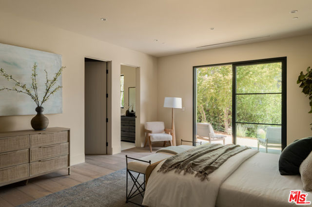 5287 Round Meadow Road, Hidden Hills CA: https://media.crmls.org/mediaz/12356991-ceb2-495b-9999-bd516d157396.jpg