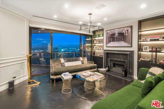 10490 Wilshire Boulevard, Los Angeles CA: https://media.crmls.org/mediaz/1235a978-9e9f-4dc0-a02c-ce85f1e2929a.jpg