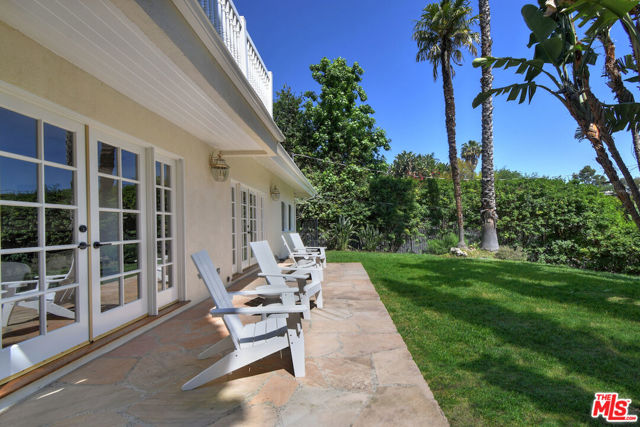 15474 Loom Place, Sherman Oaks CA: https://media.crmls.org/mediaz/12364df7-5523-4f86-81ba-6c8e3211a1c3.jpg