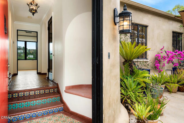 Detail Gallery Image 5 of 32 For 2214 Lyric Ave, Los Angeles,  CA 90027 - 5 Beds | 3 Baths