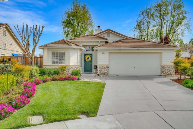 631 Splitrail Ct, Livermore CA: https://media.crmls.org/mediaz/12368866-516f-44f7-88e3-089dc98f8070.jpg