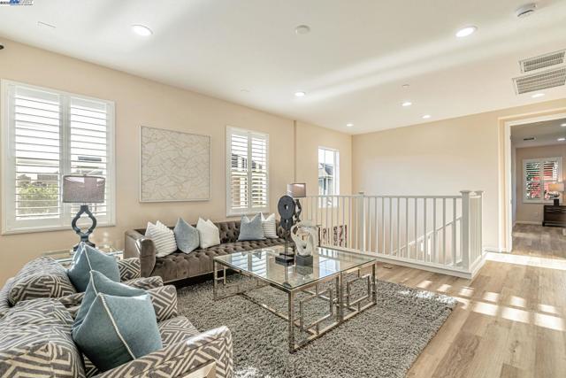 5801 Flora Cmn, Livermore CA: https://media.crmls.org/mediaz/1236c840-22cc-4264-be24-4e6c97712fe7.jpg