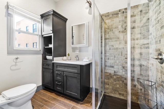 548 37th St, Oakland CA: https://media.crmls.org/mediaz/12375c8e-983a-4f36-b041-291e5372acd9.jpg