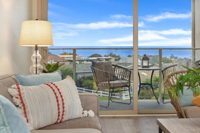 640 W Solana Circle, Solana Beach CA: https://media.crmls.org/mediaz/1237646c-601e-48db-b063-f9b8f78b065c.jpg