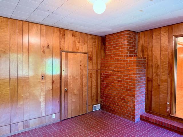 1389 Chelsea Drive, Los Altos CA: https://media.crmls.org/mediaz/1237da99-5908-45a3-9a25-e09544cd4c5e.jpg