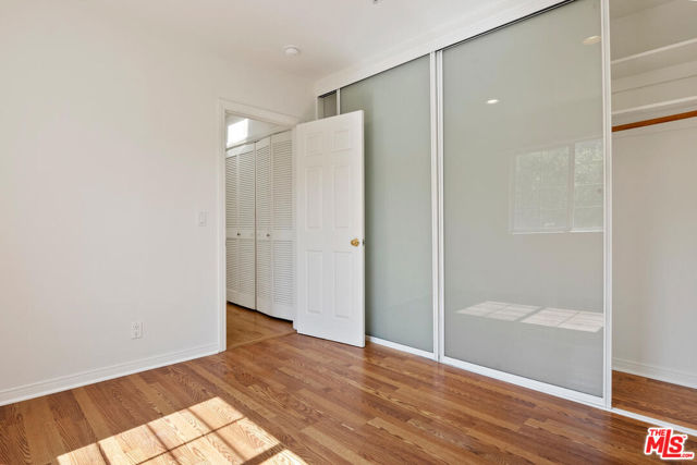 1710 Santa Paula Place, Glendale CA: https://media.crmls.org/mediaz/1238a070-bed1-40e4-9840-9c73fa87990f.jpg