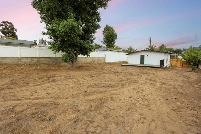 8210 Orchard Ave, La Mesa CA: https://media.crmls.org/mediaz/1238d63c-1cda-475b-8ccc-7e8ccb55e976.jpg