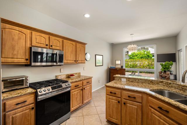 78902 Chardonnay Way, Palm Desert CA: https://media.crmls.org/mediaz/12391482-a4db-4d61-b34d-1e21802ede51.jpg