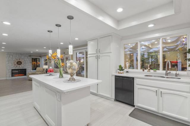 16761 Dry Creek Court, Morgan Hill CA: https://media.crmls.org/mediaz/12392f23-28b8-42b3-9572-ec64b86d0bf9.jpg