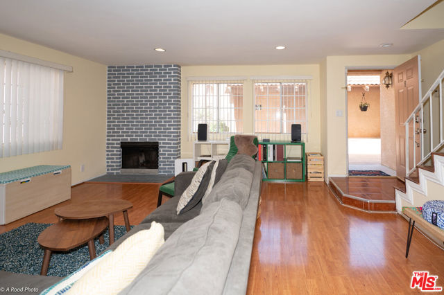8744 DARBY Avenue, 8 photo 3