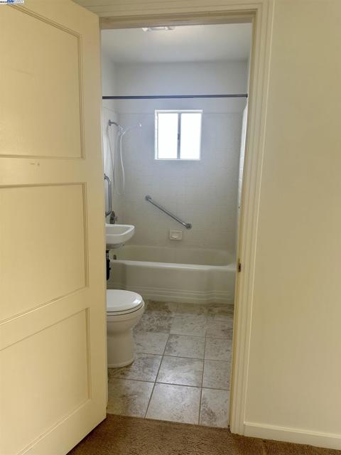 419 Burkhard Rd, Patterson CA: https://media.crmls.org/mediaz/123a1a45-65ab-4fa7-b593-6eefc06fa7ff.jpg