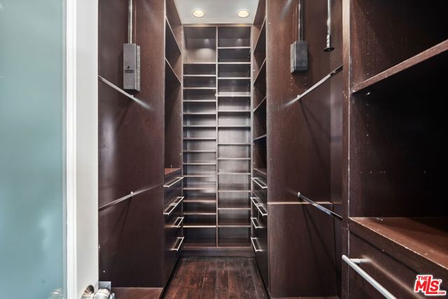 1415 Summitridge Drive, Beverly Hills CA: https://media.crmls.org/mediaz/123a5b57-9f70-4bc6-9916-6b9831f342e0.jpg