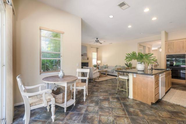 Detail Gallery Image 19 of 30 For 1701 Hilo Dr, Vista,  CA 92081 - 3 Beds | 2/1 Baths