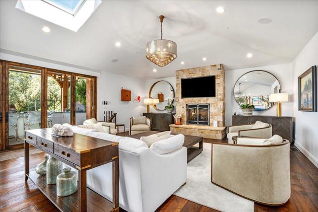 25926 Puerta Del Cajon, Monterey CA: https://media.crmls.org/mediaz/123a9d73-6051-443e-969f-b2690a071852.jpg