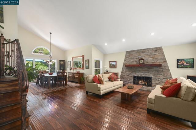 635 Canyon Crest Rd. E., San Ramon CA: https://media.crmls.org/mediaz/123b33b0-076a-4a0c-98d0-bfc049c6d9a3.jpg