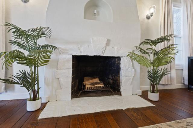 2830 69th Avenue, Oakland CA: https://media.crmls.org/mediaz/123b36ee-e8e2-4102-8f9c-d24945f283f5.jpg