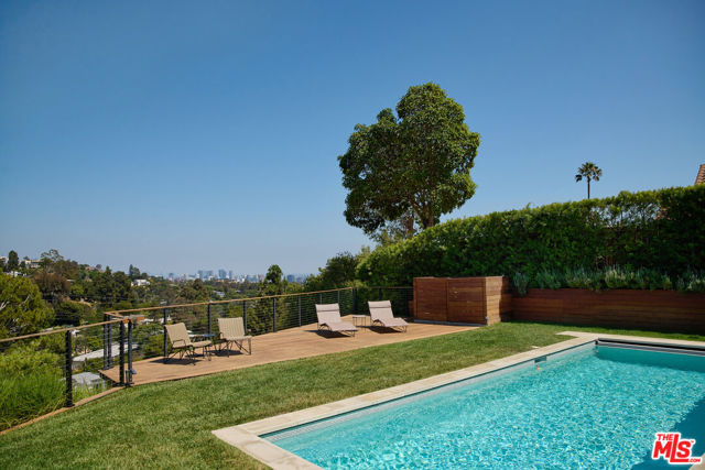 886 Teakwood Road, Los Angeles CA: https://media.crmls.org/mediaz/123b7454-0229-484f-bc7b-424406d160bc.jpg