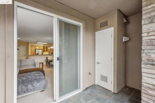 1310 Creekside Dr, Walnut Creek CA: https://media.crmls.org/mediaz/123b7ba0-7fd0-4c8f-a297-ea5db3dd055d.jpg