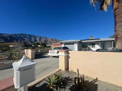 550 W Sunview Avenue, Palm Springs CA: https://media.crmls.org/mediaz/123c4fc9-0332-469f-acb6-2826250df1e7.jpg