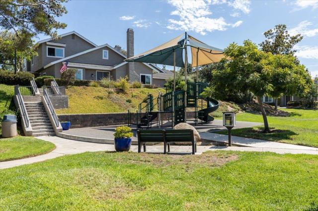 1977 Country Grove Lane, Encinitas CA: https://media.crmls.org/mediaz/123cf20e-9a86-4384-9d2b-ed14eb9ea3bf.jpg