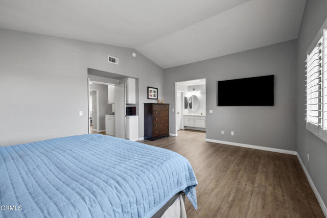 8984 Santa Margarita Road, Ventura CA: https://media.crmls.org/mediaz/123d178a-f7c9-4041-9cc0-6ba13708a347.jpg