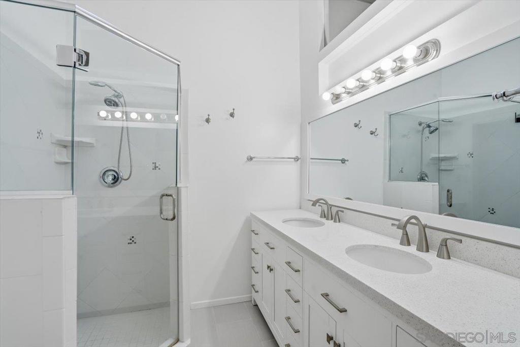 MLS #250043105SD image #17