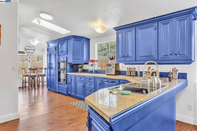 1170 Graceland Pl,  CA: https://media.crmls.org/mediaz/123d8054-75fb-40b7-8f92-469d1a1a184b.jpg