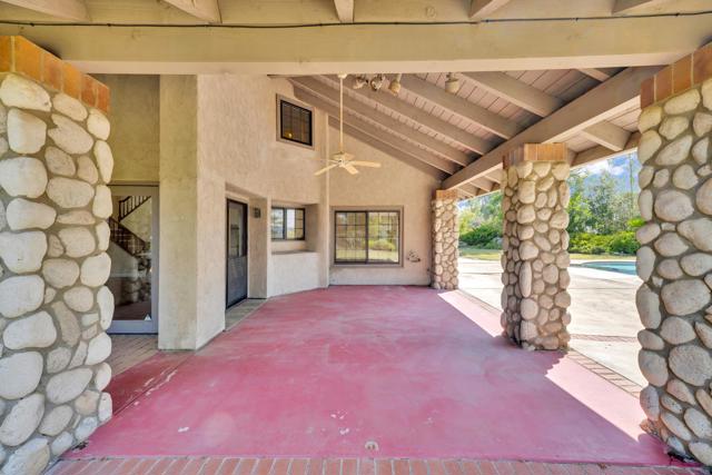 15235 Crestview Ct, Poway CA: https://media.crmls.org/mediaz/123d84b4-21fc-4bbd-bc15-73c951e9e7fc.jpg