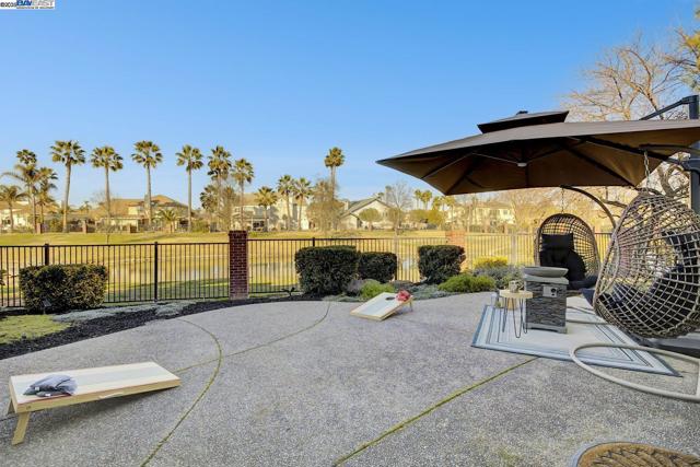 5771 Gateway Ct, Discovery Bay CA: https://media.crmls.org/mediaz/123dd566-e4d1-4e2e-aa97-d006e448cb9a.jpg