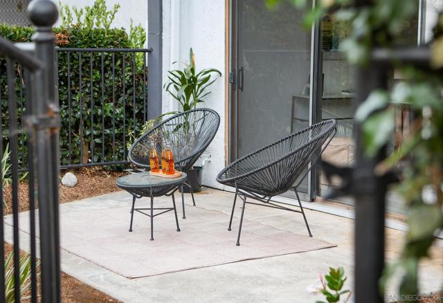 7325 Alicante Rd, Carlsbad CA: https://media.crmls.org/mediaz/123dff4d-9595-416f-b701-d2f175c9c8f3.jpg