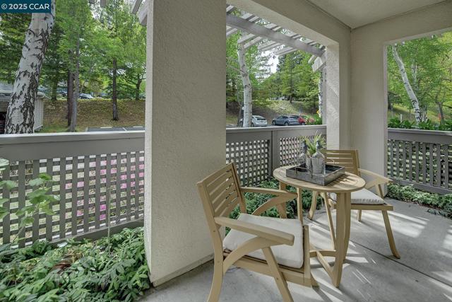 1860 Tice Creek, Walnut Creek CA: https://media.crmls.org/mediaz/123e1a3c-4ccc-4700-ace7-ab1db7bef7d5.jpg