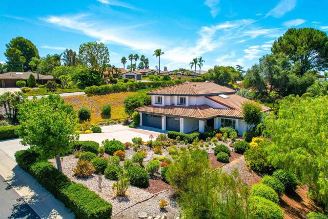 3302 Vista Rocosa, Escondido CA: https://media.crmls.org/mediaz/123e329a-23f6-4f52-a963-c734adcb519e.jpg