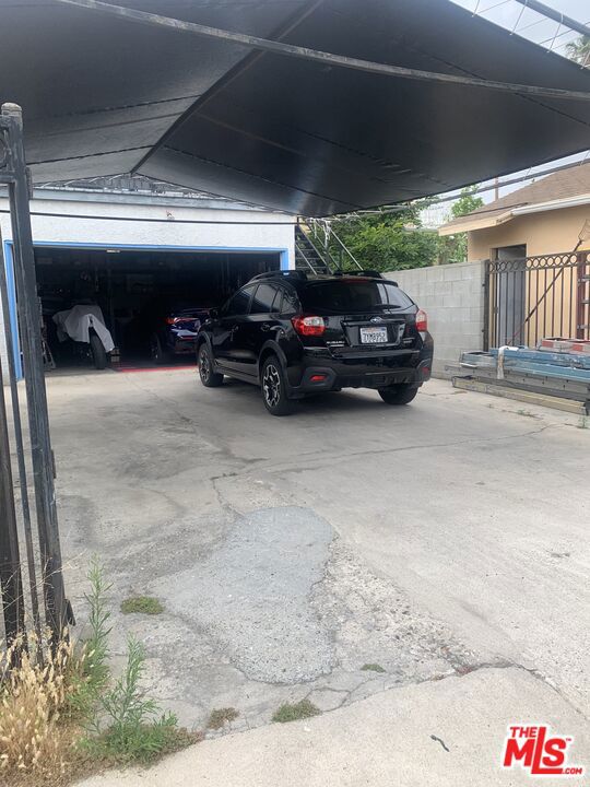 1316 North Hollywood Way photo 8