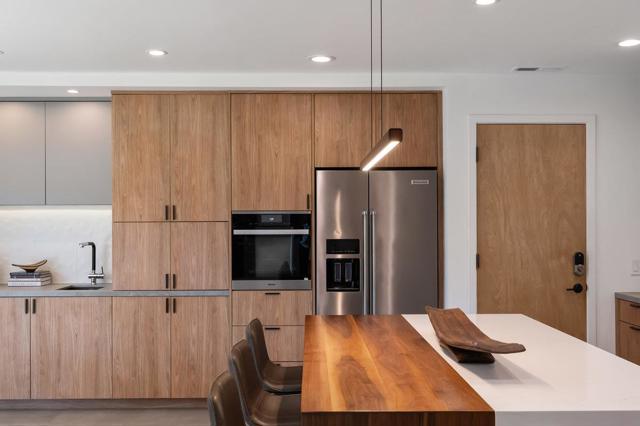 137 30th Avenue, San Mateo CA: https://media.crmls.org/mediaz/123eddcc-1573-424a-bb80-fdad492b590f.jpg