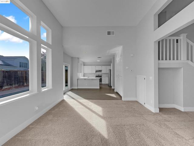 1176 Shadowcliff Ct, Brentwood CA: https://media.crmls.org/mediaz/123f0389-b2ea-4510-82e6-f90a39fb5abb.jpg