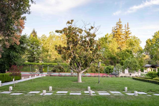 176 Encinal Avenue, Atherton CA: https://media.crmls.org/mediaz/123f03c1-c8b9-44ea-99d7-1fc5c166e41f.jpg