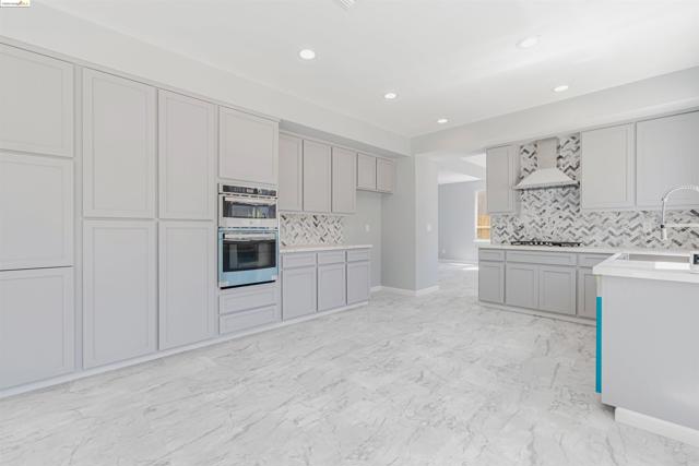 Image 6 of 20 For 2520 Stanford Way
