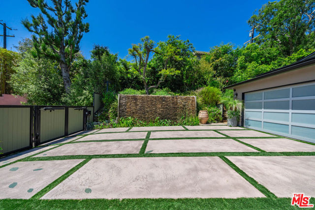2841 Montcalm Avenue, Los Angeles CA: https://media.crmls.org/mediaz/12402d84-23d3-4b6d-8165-0888b551f50e.jpg