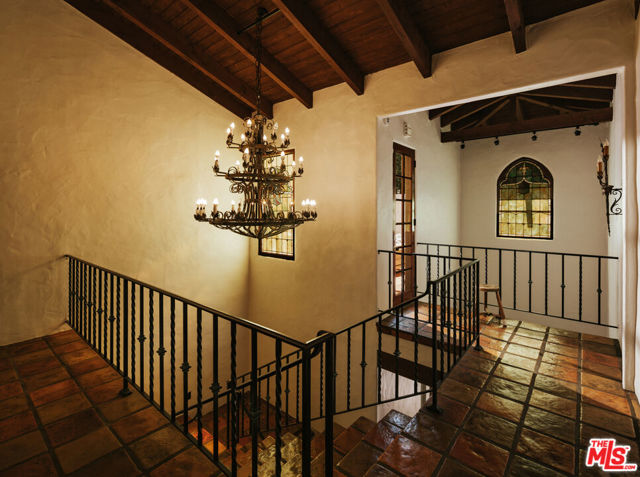 2942 Passmore Drive, Los Angeles CA: https://media.crmls.org/mediaz/124042bb-3f9a-4713-ba0f-69644f484437.jpg