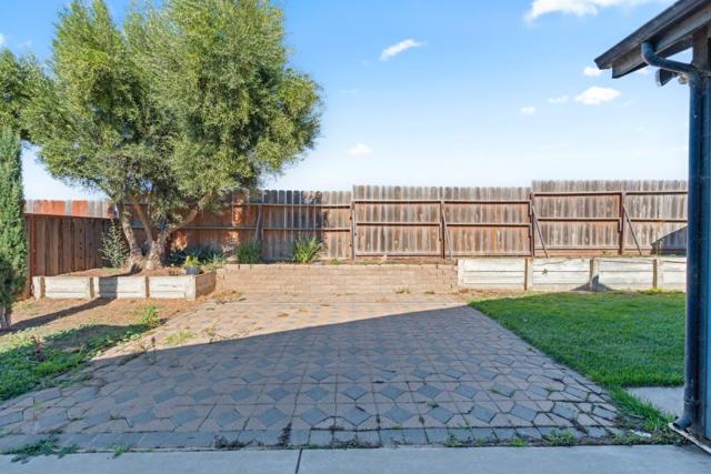 827 Terraza Street, Soledad CA: https://media.crmls.org/mediaz/124083e1-d7cb-447a-8d18-31a7c141e85d.jpg