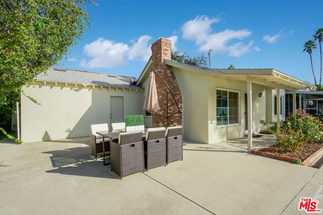 6207 Melba Avenue, Woodland Hills CA: https://media.crmls.org/mediaz/1240b829-a5c9-4235-9923-d62739f281f7.jpg