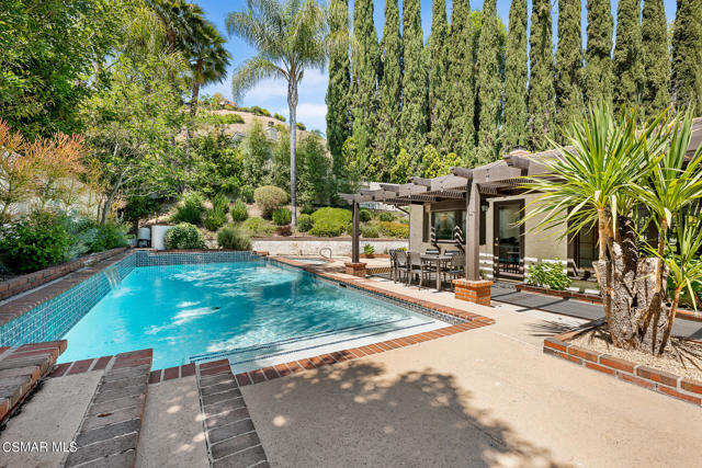 1267 Willsbrook Court, Westlake Village CA: https://media.crmls.org/mediaz/1240c796-1c17-426a-836a-725a00821da4.jpg