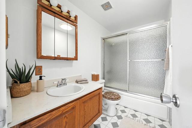 2347 Greenwing Drive, San Diego CA: https://media.crmls.org/mediaz/1241c2e7-49bb-4c1c-90fd-aaf43f19af7e.jpg