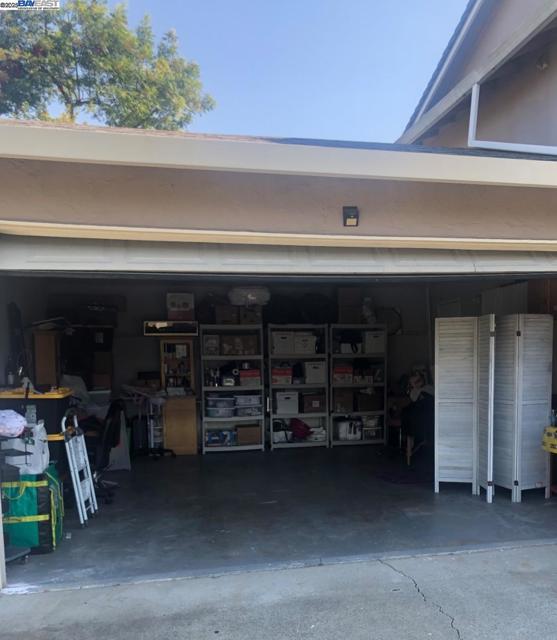 208 Appian Way, Union City CA: https://media.crmls.org/mediaz/1241fcdd-6d08-4130-8d40-f1d5d50b2230.jpg