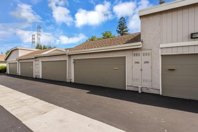 2286 Creek Bed Court, Santa Clara CA: https://media.crmls.org/mediaz/1242f1f6-ceb4-4407-8333-dbe98653cdbc.jpg